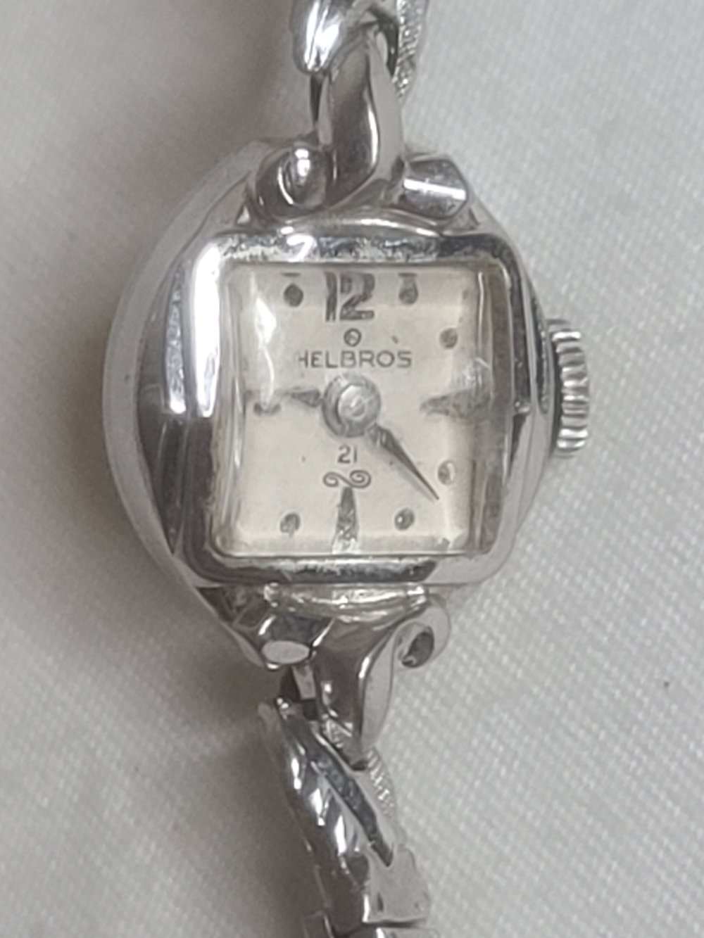 Helbros Ladies Vintage 21 Jewels Manual Wind Up Wristwatch